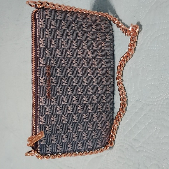 Michael Kors Jet Set Denim Pouchette - Picture 10 of 11